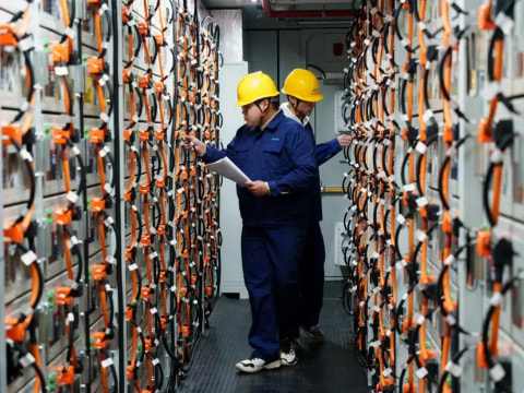 BESS Integrators - Utility scale ESS system integration for global energy storage projects